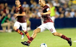 Roma bị Sassuolo cầm hòa: Nhớ 'bữa tiệc' của Totti